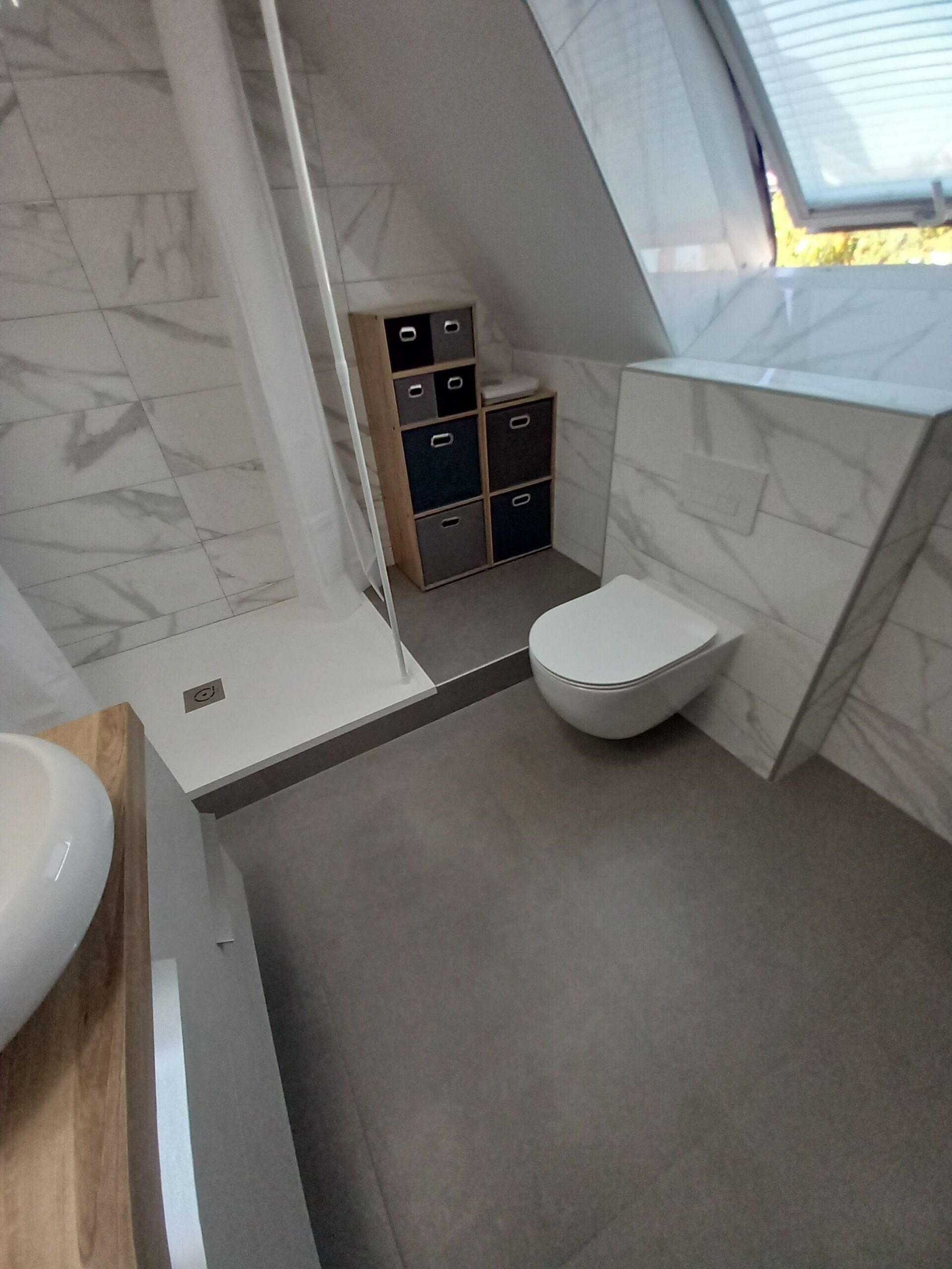 Comment transformer une petite salle de bain en pi&egrave;ce pratique et agr&eacute;able au quotidien ? Saint-Di&eacute;-des-Vosges 0