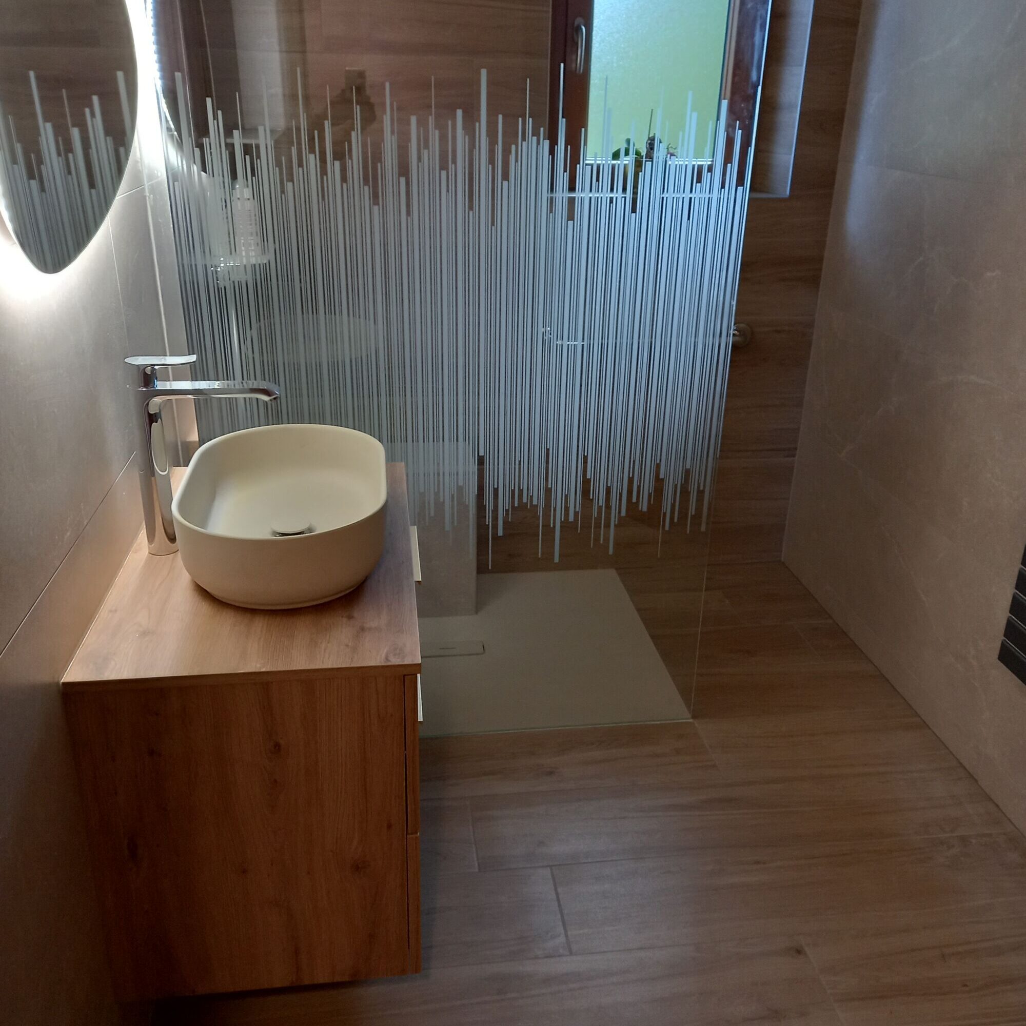 Comment transformer une petite salle de bain en pi&egrave;ce pratique et agr&eacute;able au quotidien ? Saint-Di&eacute;-des-Vosges